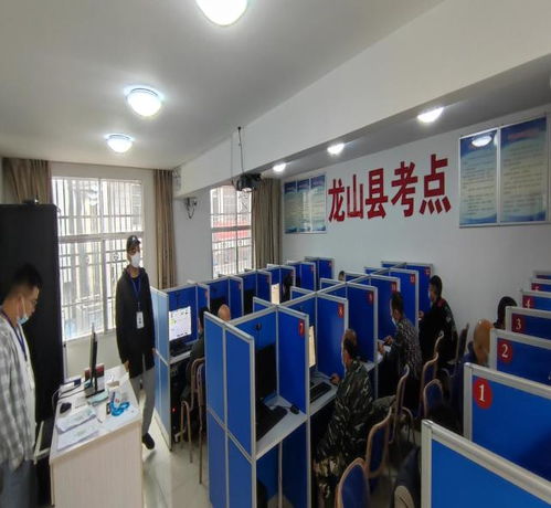 龙山县就业服务中心 举行职业技能鉴定理论考试